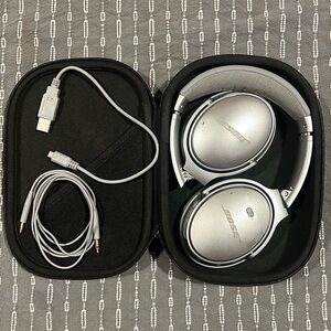 Bose QuietComfort 35 Wireless Headphones II - Silver
